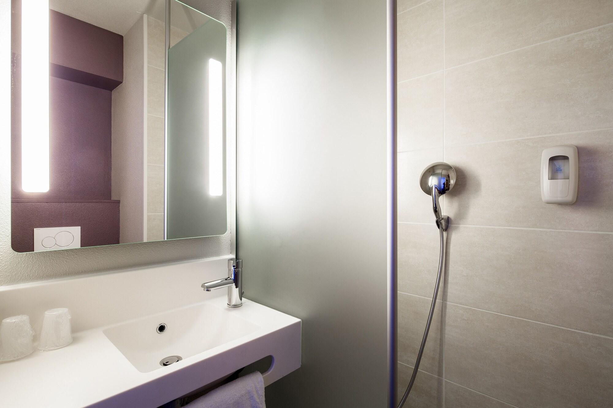 B&B Hotel Nantes Atlantis Le Zenith Saint-Herblain Exteriör bild