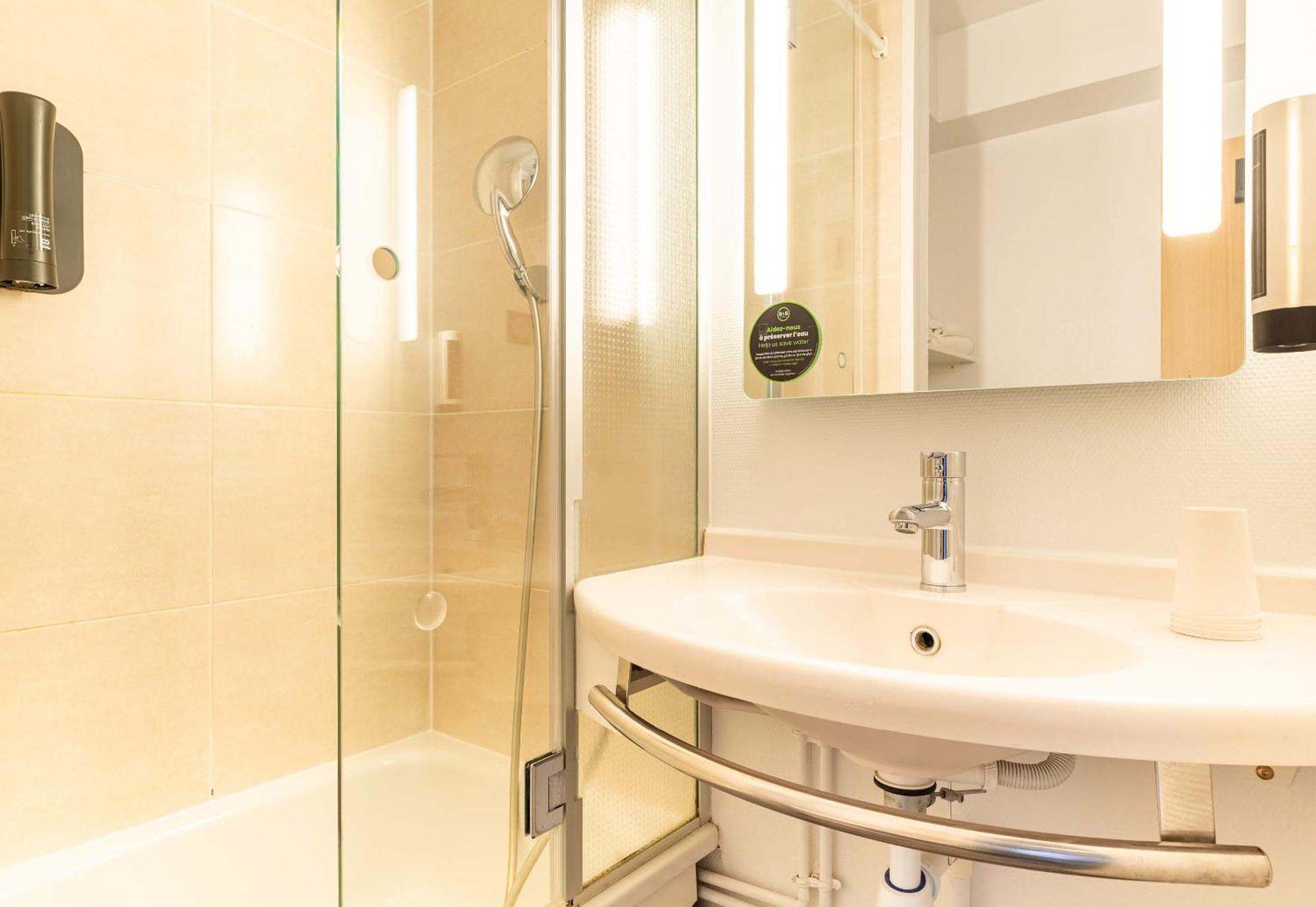 B&B Hotel Nantes Atlantis Le Zenith Saint-Herblain Exteriör bild